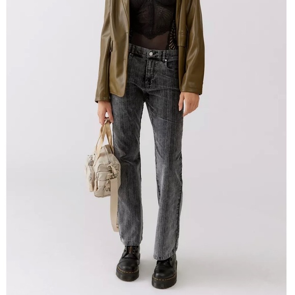 Urban Outfitters BDG 90’s Corduroy Mid-Rise Bootcut Pants NEW - Picture 1 of 14